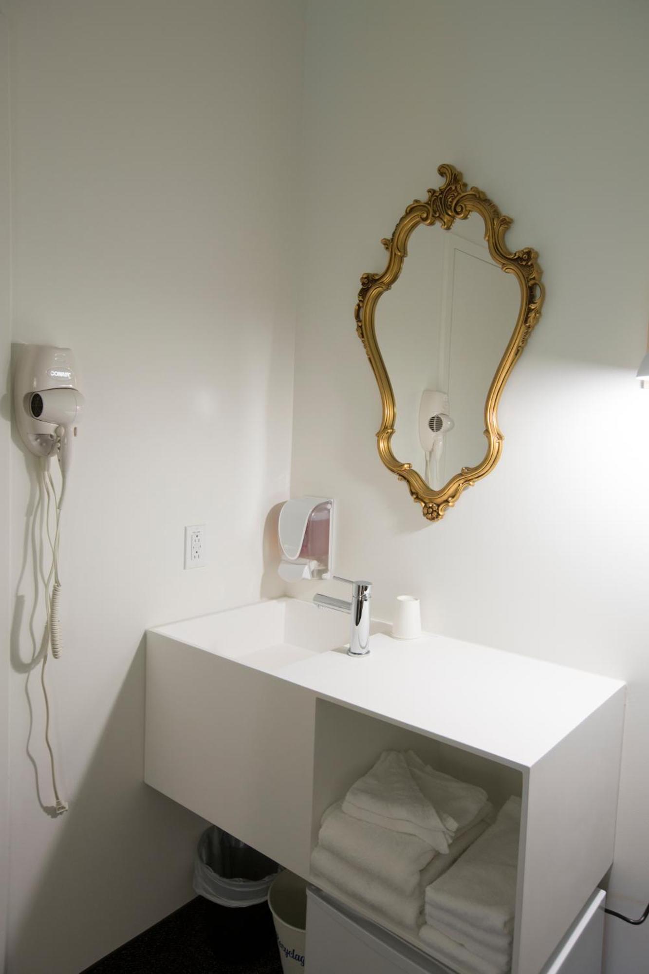 Le Saint-Creme Hotel Alma Bagian luar foto